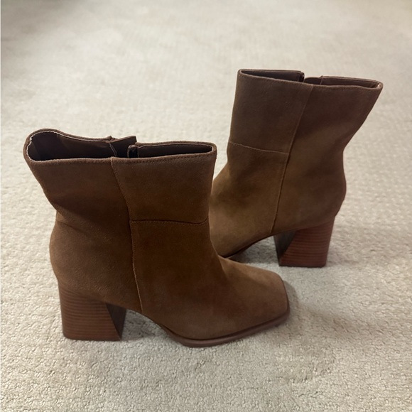 Crown Vintage Tan Heeled Boots - Picture 2 of 3